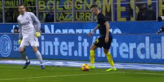 佩里西奇挑传禁区了吗,佩里西奇射门出了底线