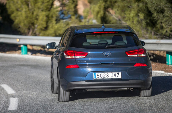 现代i30试驾视频图片,现代i30新车图解