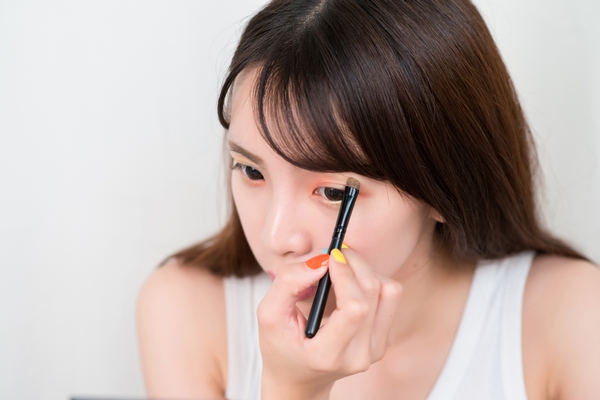 百元以内显色不飞粉的眼影测评,哪些百元内眼影百搭不出错