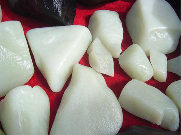 和田墨玉桃花石值钱吗,桃花石和田玉