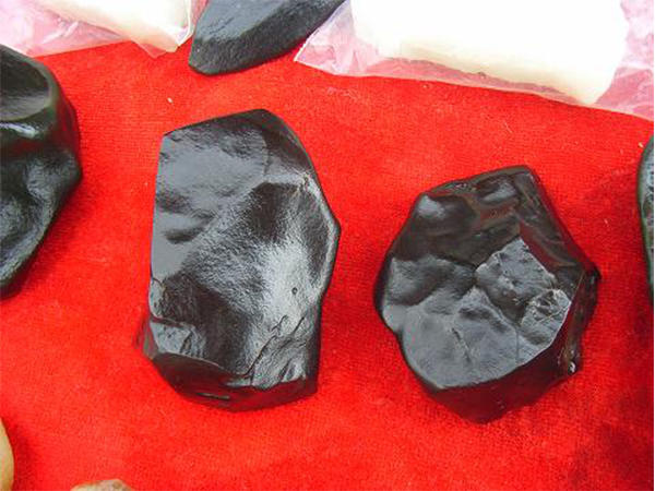 和田墨玉桃花石值钱吗,桃花石和田玉