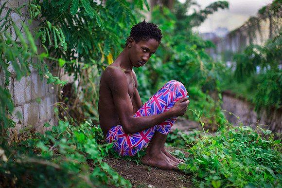 当我们都在关注《月光男孩》获奖时，说说黑人同性恋出柜有多难