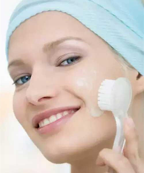 你为什么一直长痘痘呢？你也许忽略了这些