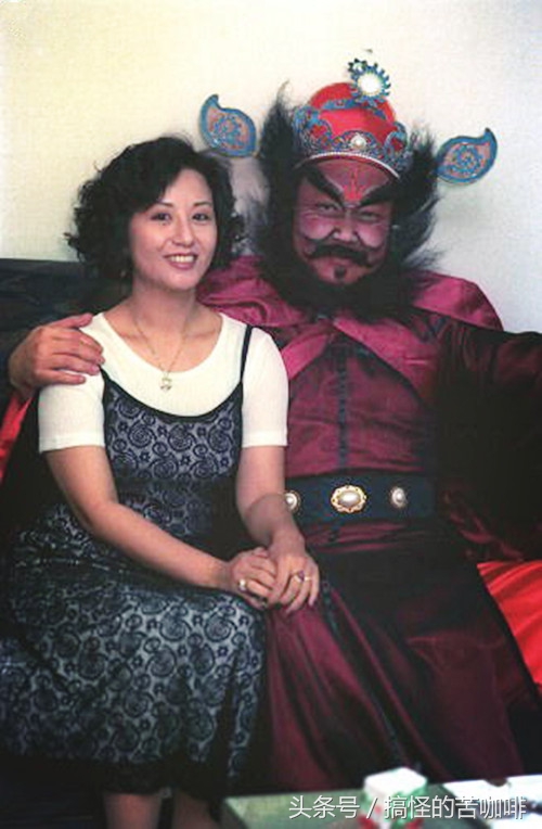 金超群演包青天后来换谁了,金超群因饰演包青天一夜成名