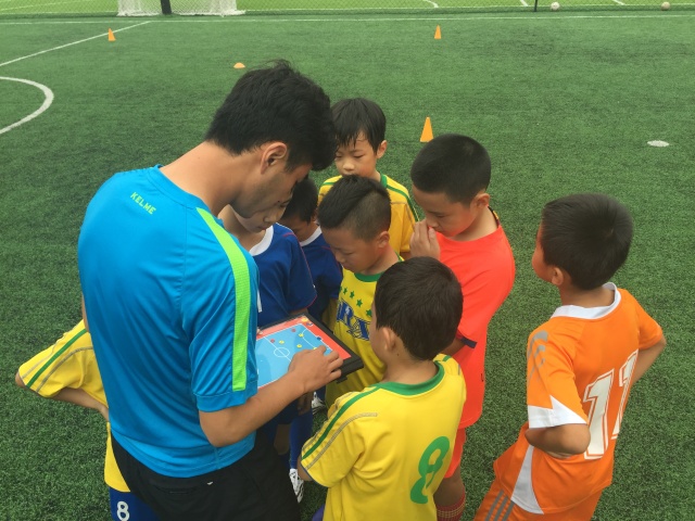 校园足球场地缺少问题,校园足球整体解决方案