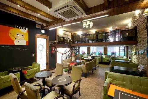 比起满街的购物店，我却在这里吃到腰带崩开