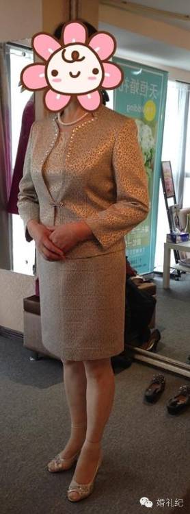 刘诗诗礼服陈妍希礼服,陈妍希陈晓婚礼母亲致辞