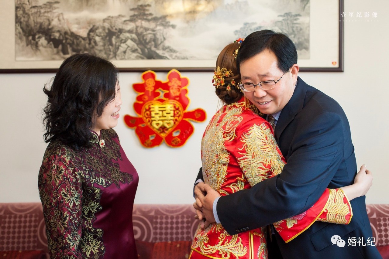 刘诗诗礼服陈妍希礼服,陈妍希陈晓婚礼母亲致辞