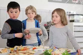 孩子缺不缺锌查什么,小孩每年需要补钙铁锌硒吗