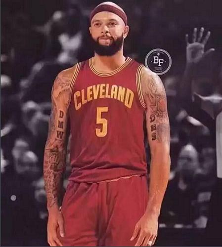 德隆变向过人教学视频,小胖子前后舞步