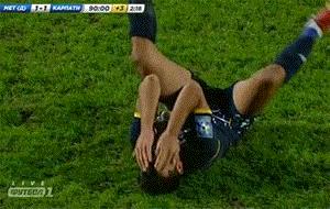 这些足球场的逗比不去演戏简直太可惜了，奥斯卡欠他们一座奖杯！