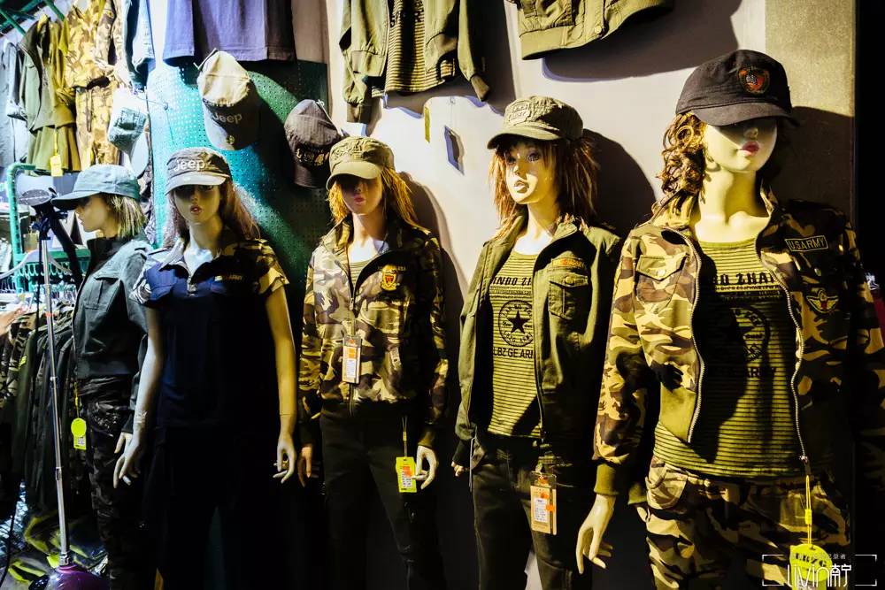 沉浸式逛南宁朝阳百货商店视频,南宁朝阳地下商业街人流