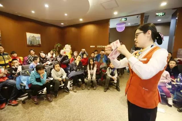 小班老师对孩子变化和成长的感悟,老师感慨学生一年的变化