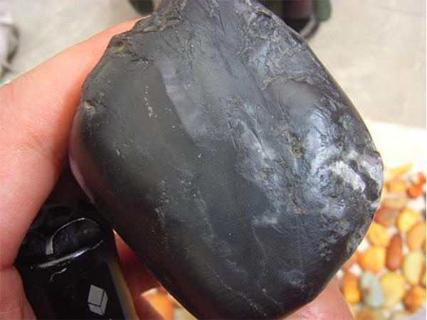 和田墨玉桃花石值钱吗,桃花石和田玉