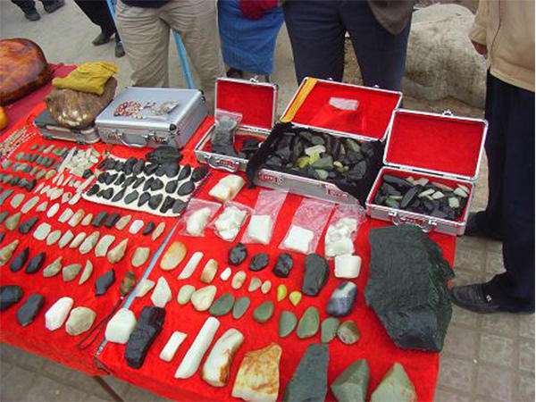 和田墨玉桃花石值钱吗,桃花石和田玉