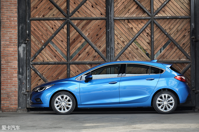 西安13年雪佛兰科鲁兹两厢,雪佛兰1.4t科鲁兹两厢二手车