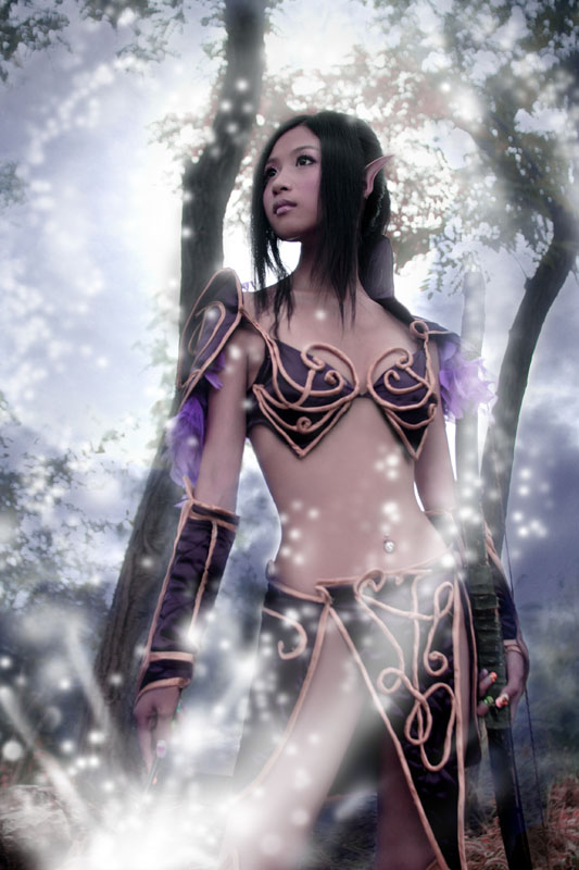 电脑游戏女玩家,和美女互动的电脑游戏