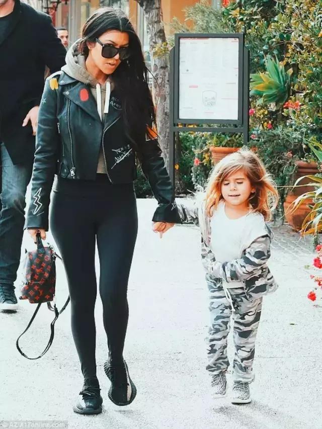 韩国明星上脚yeezy,yeezy白斑马