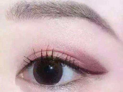 皮可熊眼影盘好还是橘朵眼影盘好,与tf31号眼影盘相近的大牌眼影