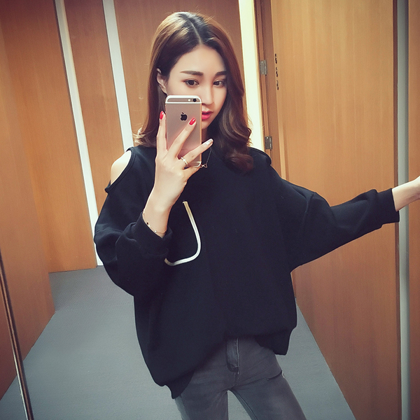 粉嫩大版型卫衣减龄穿搭,开春必备卫衣少女感小众穿搭