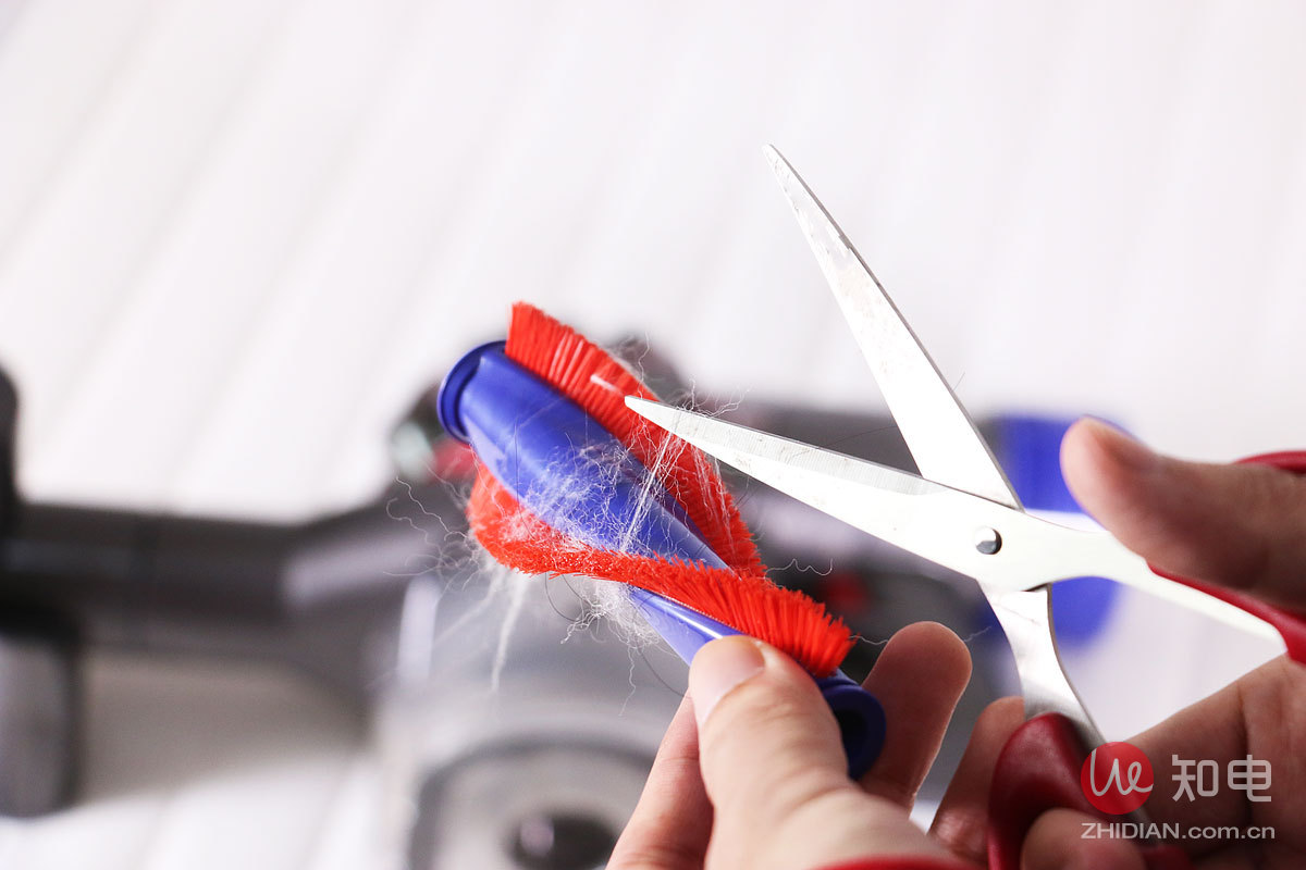 戴森吸尘器v7和国产吸尘器怎么选,戴森吸尘器测评排行榜前十