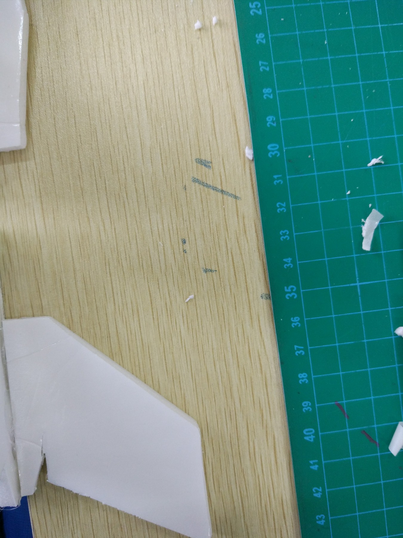 不用逛某宝某东,自己亲手制作一架遥控小飞机,飞着超爽