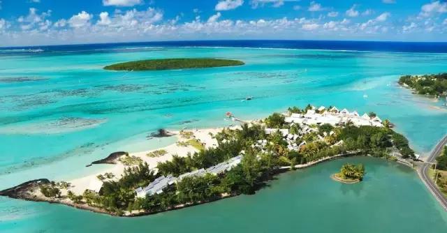 毛里求斯，拿水壶换保时捷的天堂