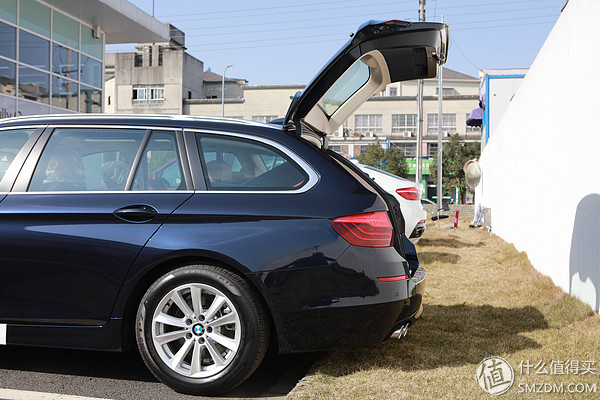 宝马520i旅行版功能,宝马520i和530旅行