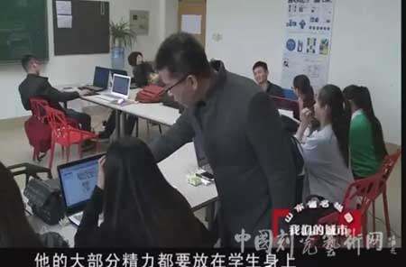 “美哉花釉”：花釉淄博之尹大中