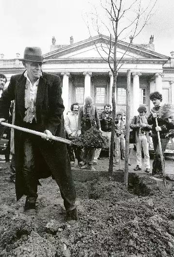 约瑟夫·博伊斯人人都是艺术家,人人都是艺术家这句话是谁说的