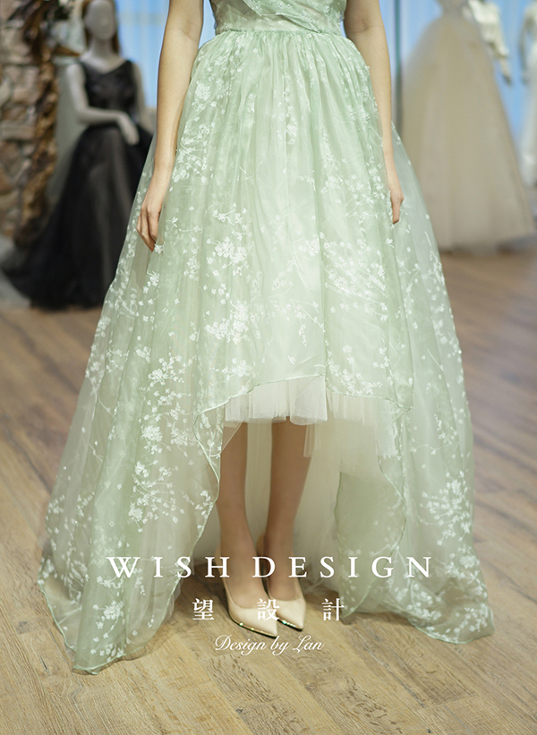 总有一款婚纱不动声色的惊艳到你,总有一款婚纱不动声色地惊艳到你