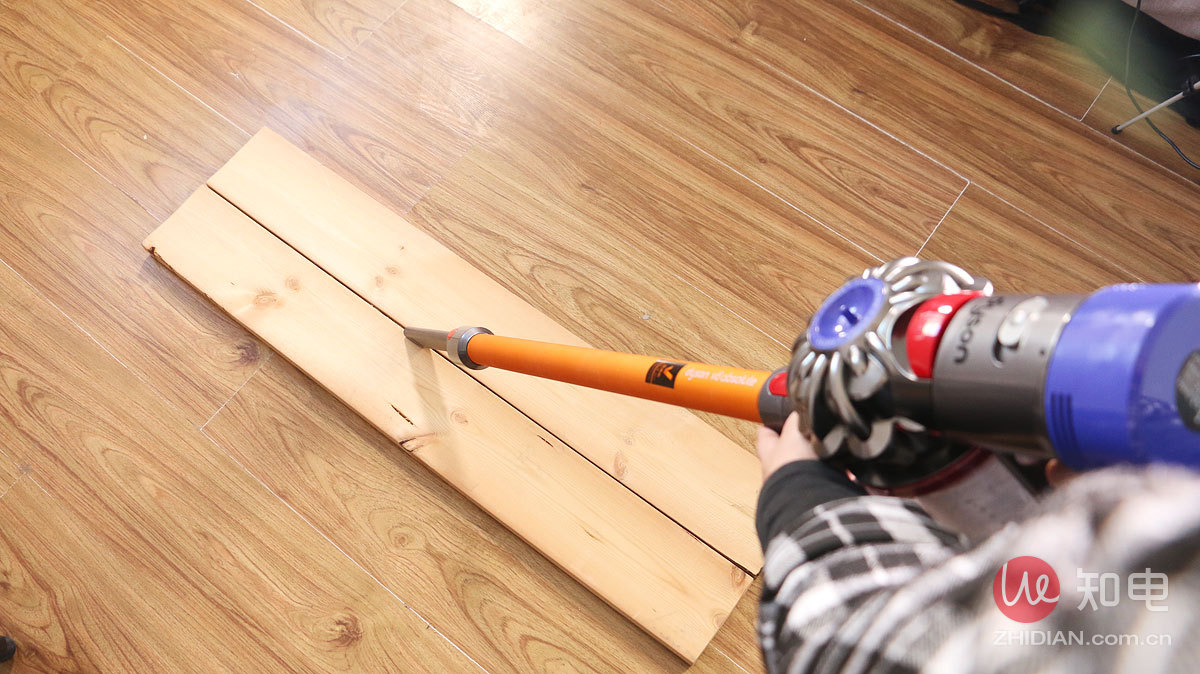 戴森吸尘器v7和国产吸尘器怎么选,戴森吸尘器测评排行榜前十