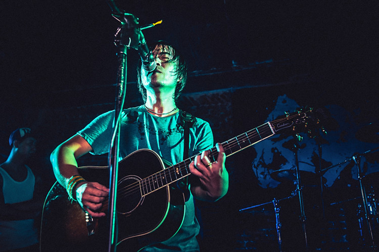 二十多年饮冰终凉了热血,二十年饮冰