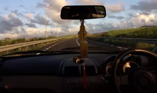 毛里求斯，拿水壶换保时捷的天堂