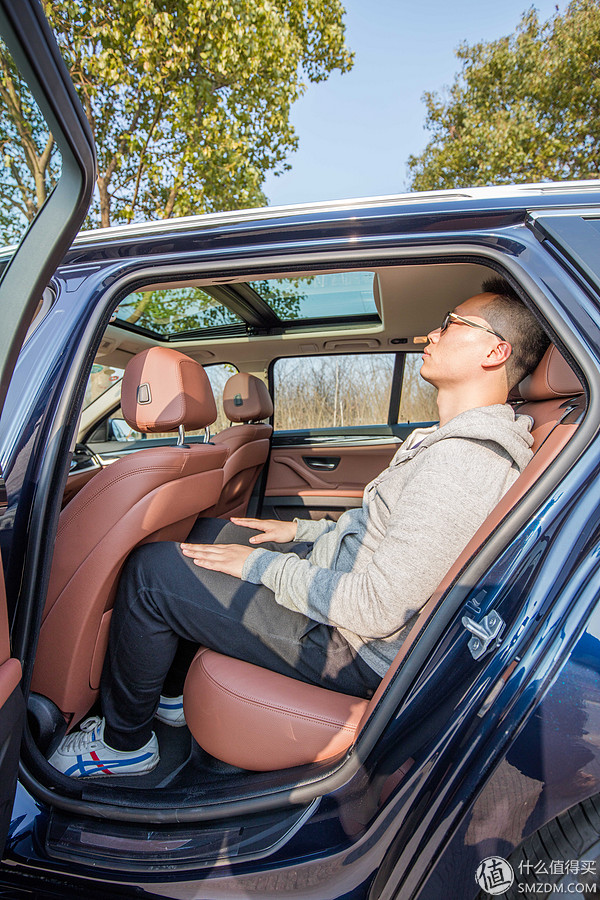 宝马520i旅行版功能,宝马520i和530旅行