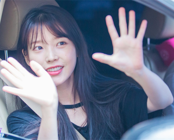 明星Q版形象,真人卡通哪个更萌?