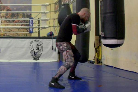 俄英足球流氓世界杯“约战”在即来俄游客速跑别往前凑