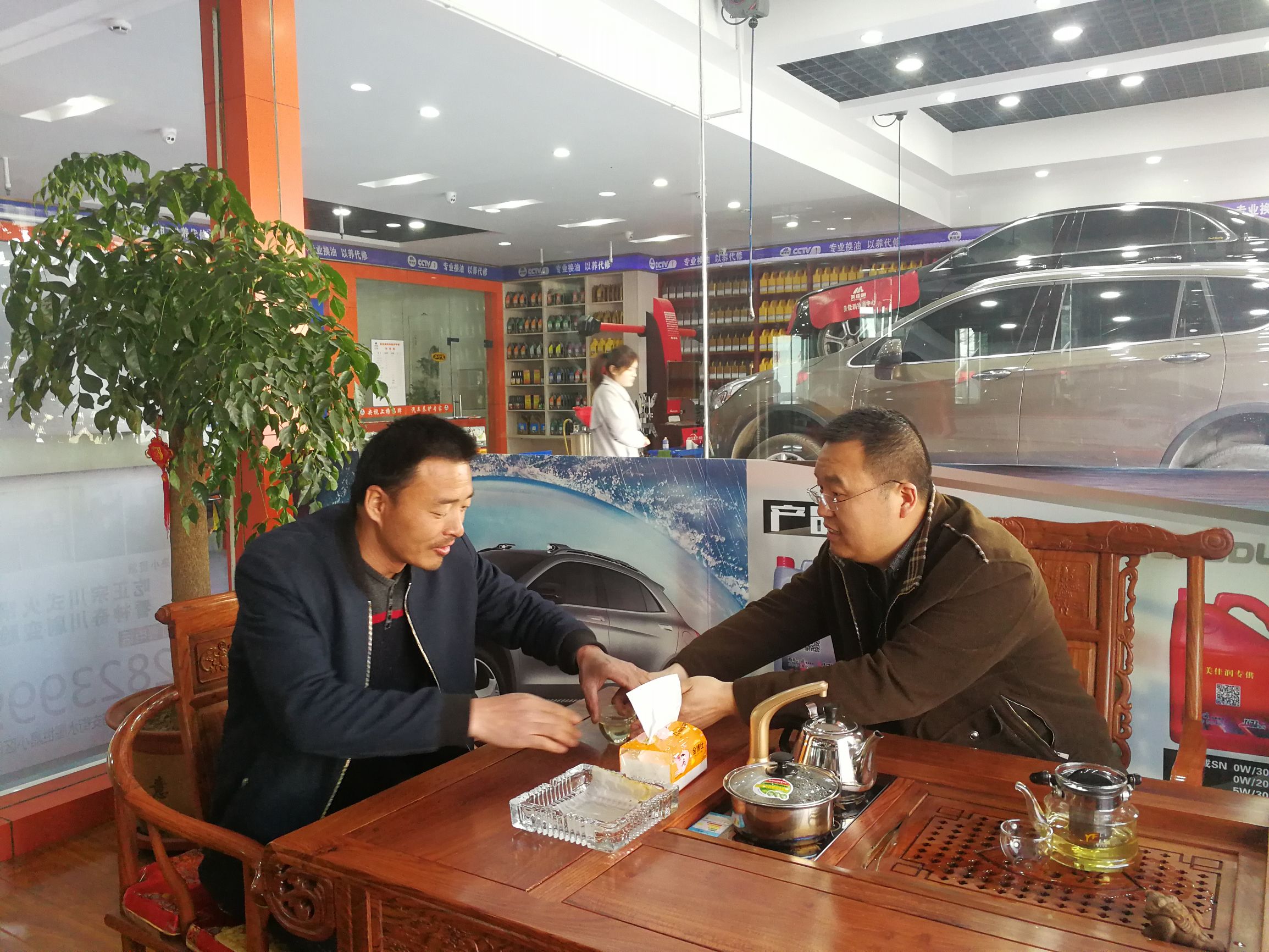 到底要不要在4s店保养车,今天去4s店保养车