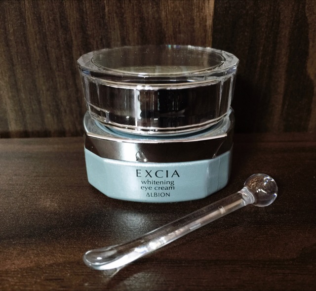 吃土也要无限回购的眼霜,吃土的眼霜推荐