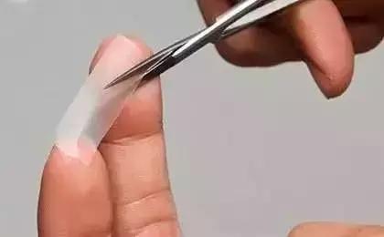 如何贴出很宽的双眼皮,单眼皮肿眼泡怎么贴出平行双眼皮