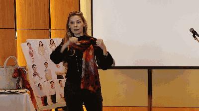 外交官夫人告诉你可以没有名牌包，但这个单品不能少！