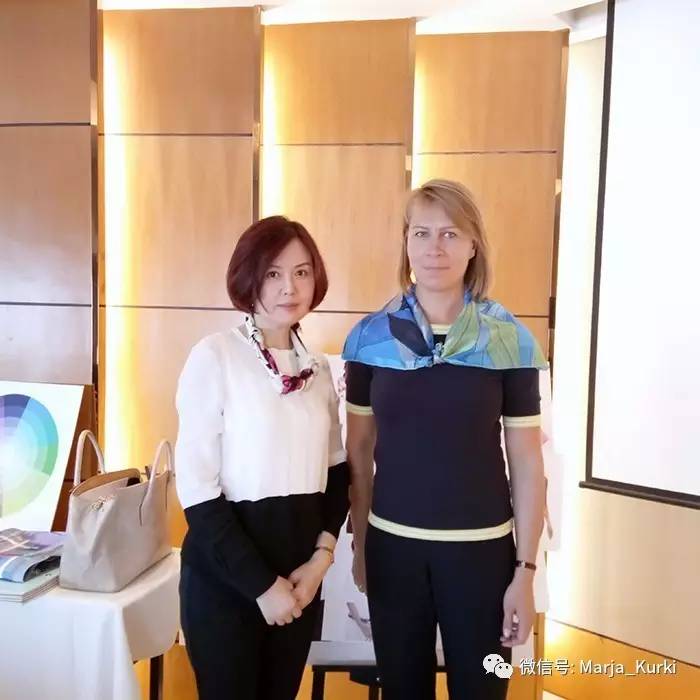 外交官夫人告诉你可以没有名牌包，但这个单品不能少！