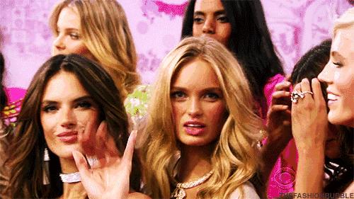 维密天使何穗最新视频,2017何穗维密秀高清图片