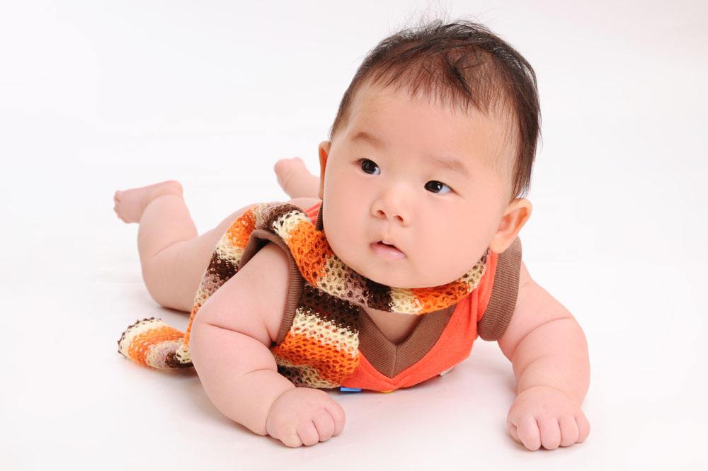 早产儿训练抬头一天练几次,早产儿抬头训练