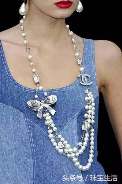 今天的头条，非她莫属了丿珠宝生活