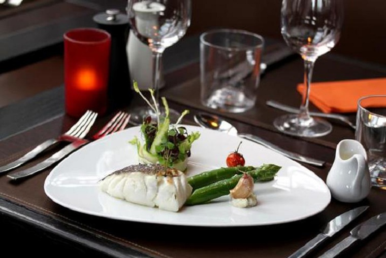 法国巴黎铁塔餐厅怎么上去,法国巴黎铁塔餐厅