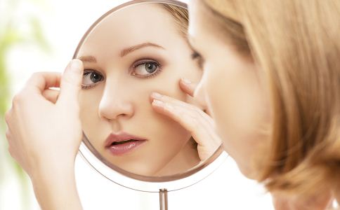 减少脸部皱纹方法教程图片,脸部去除皱纹的最有效的方法动作