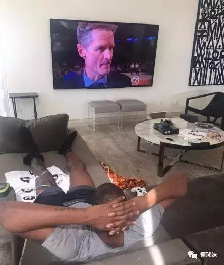 库里三分勇士视频,勇士库里三分纪录