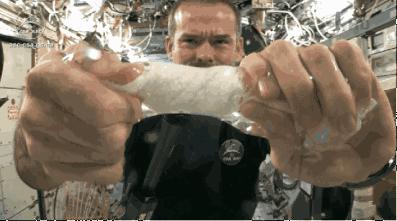 新娘：等我玩完这把联盟在和你结婚