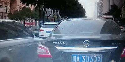 新娘：等我玩完这把联盟在和你结婚